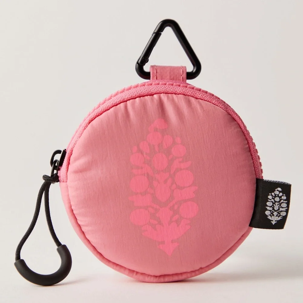 Free People Essentials Only Pouch - Picture 6 of 9